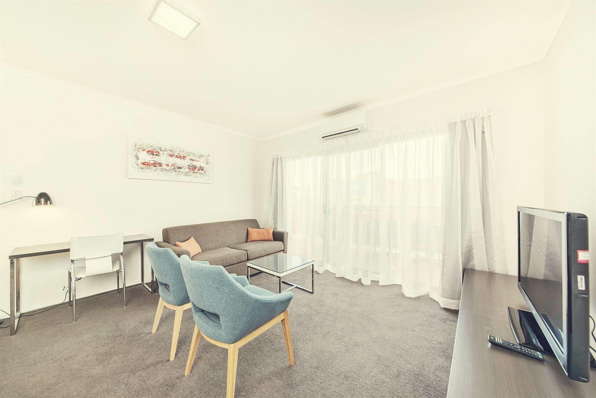 Aparthotel Abode Tuggeranong Camberra Exterior foto